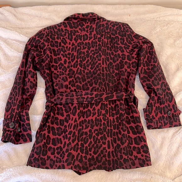 Animal print jacket by Linea. Great for holiday parties! Size Small. - Picture 6 of 7